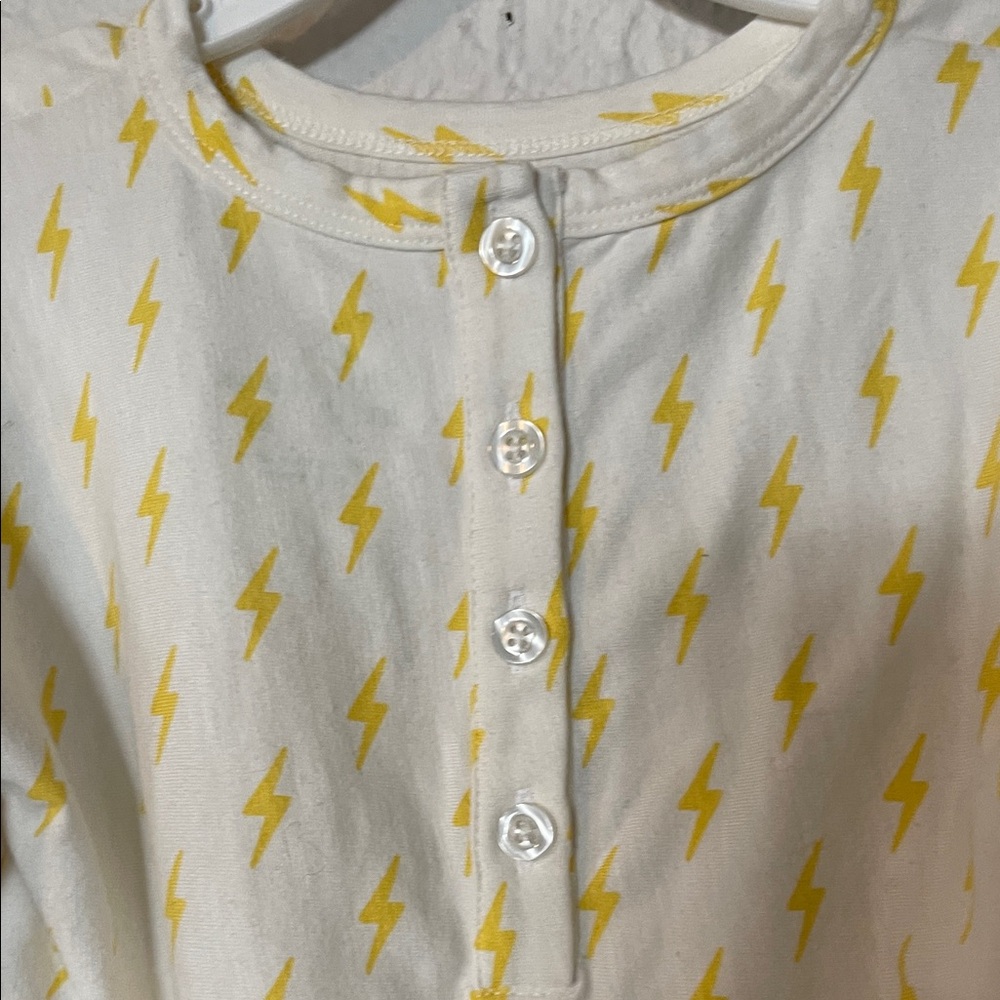 Kate Quinn White T-Shirt with Yellow Lightning Bolts - Picture 5 of 6